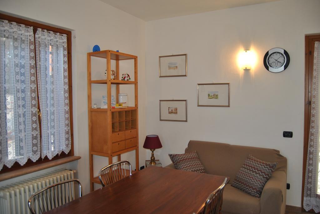 Casa Bassana Apartment Peschiera del Garda Ruang foto