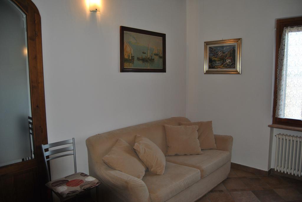 Casa Bassana Apartment Peschiera del Garda Ruang foto